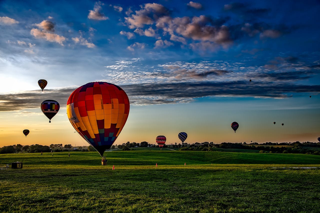 Hot air balloons background